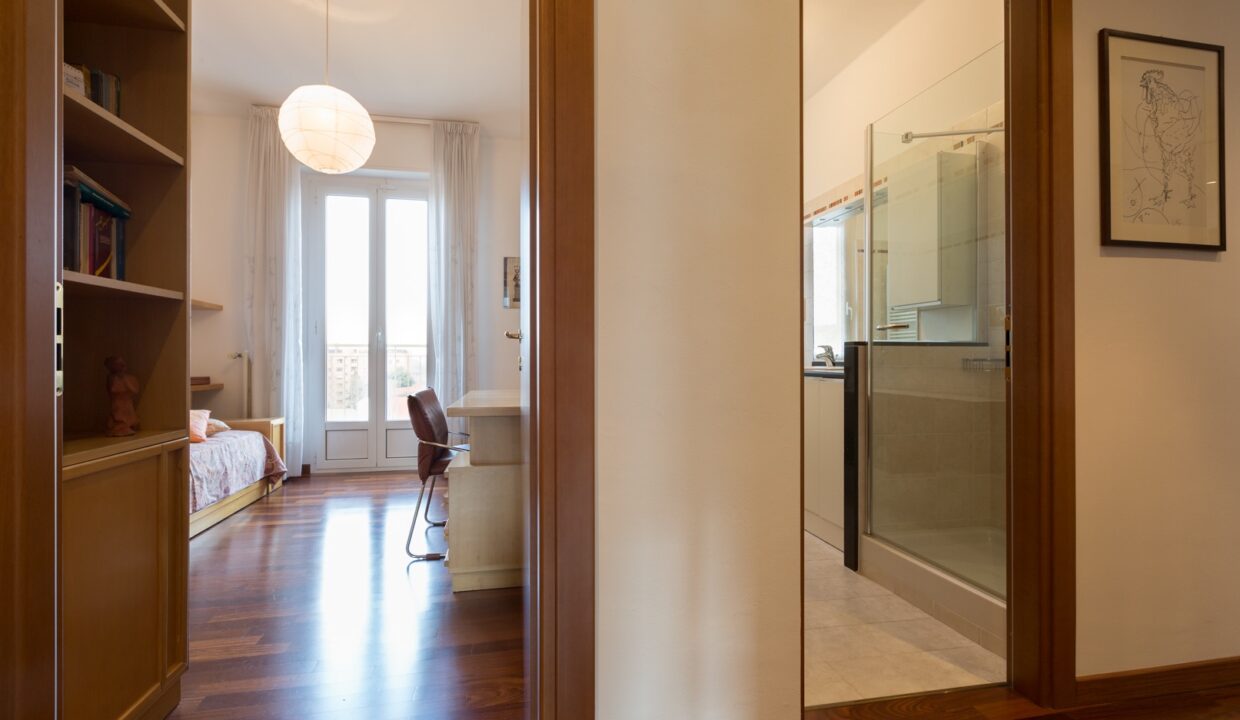 15_via_Caracciolo_89