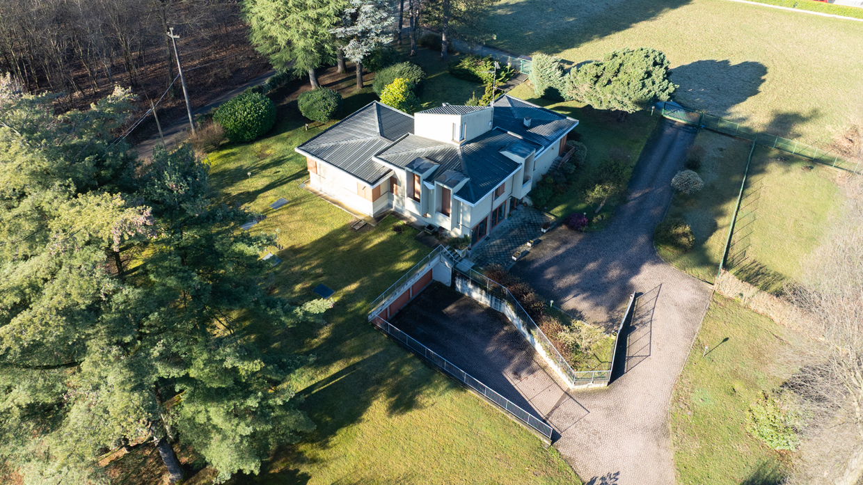 11_via_Monte_San_Martino_102_Gallarate_(drone)