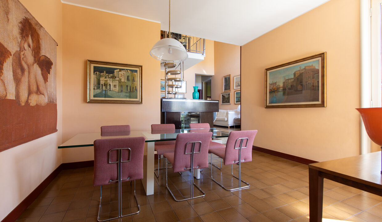 1_via_Monte_San_Martino_102_Gallarate