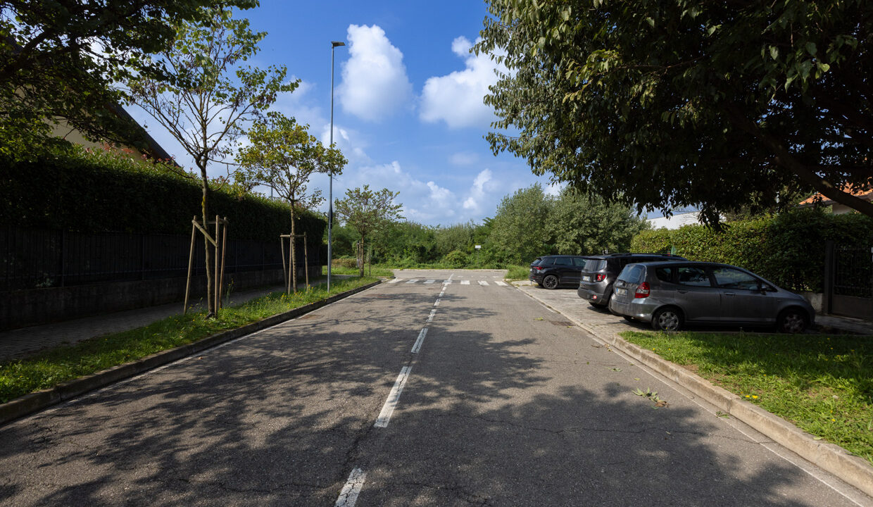 21_via_Monte_Generoso-Caronno_Pertusella