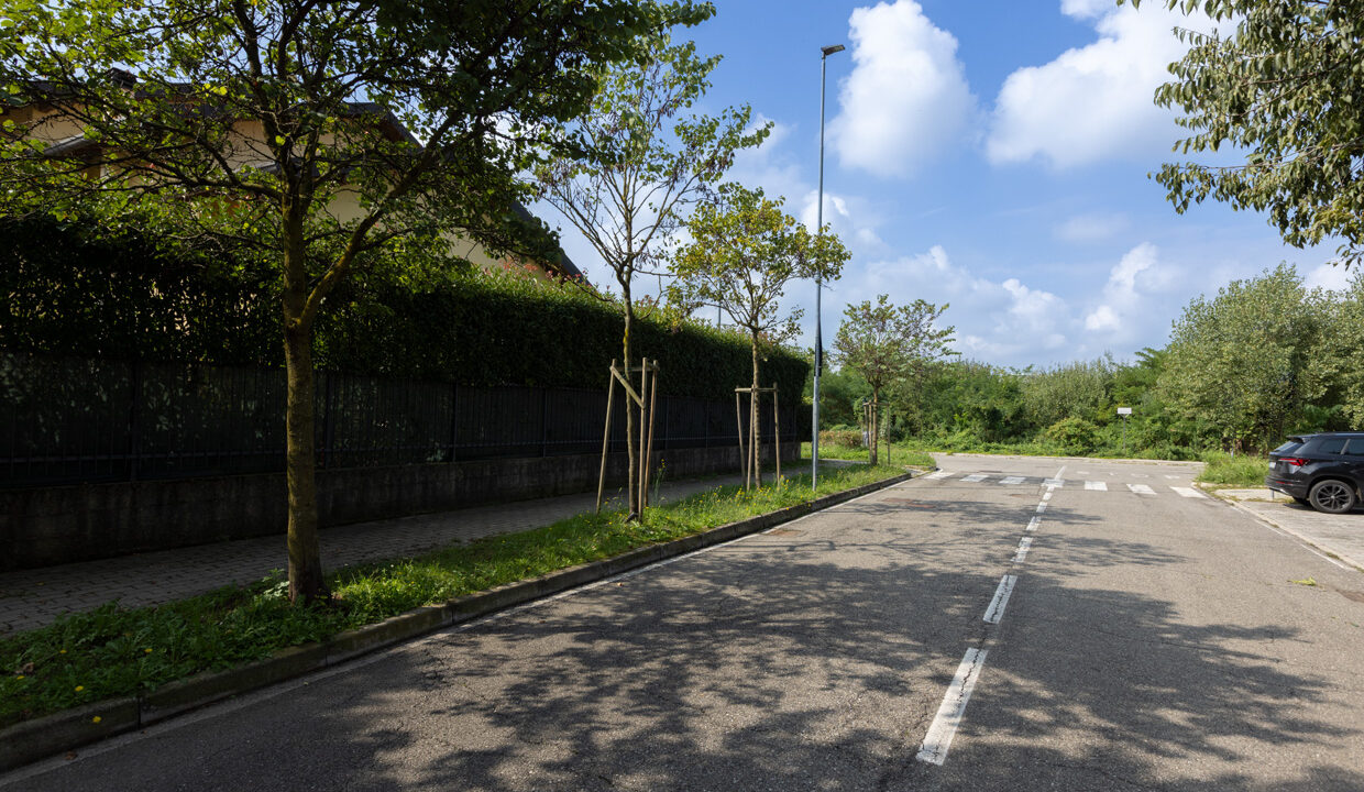 22_via_Monte_Generoso-Caronno_Pertusella