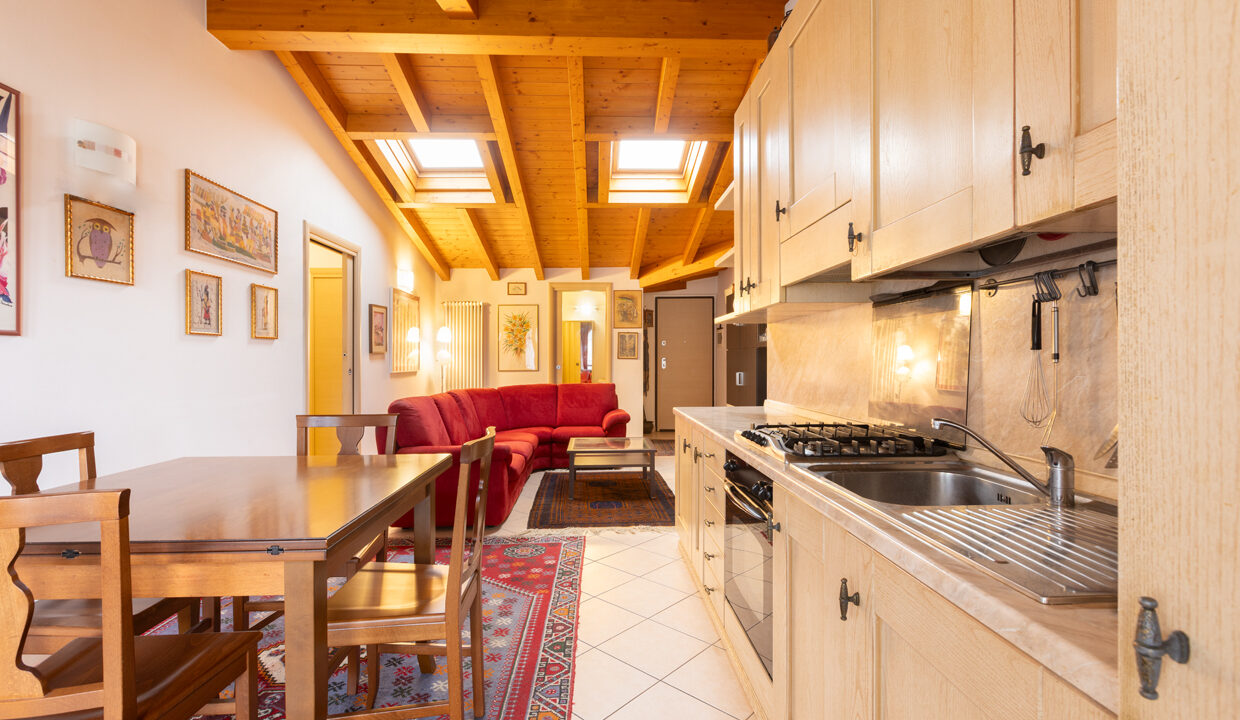 11_via_Rezzo_4_Porlezza