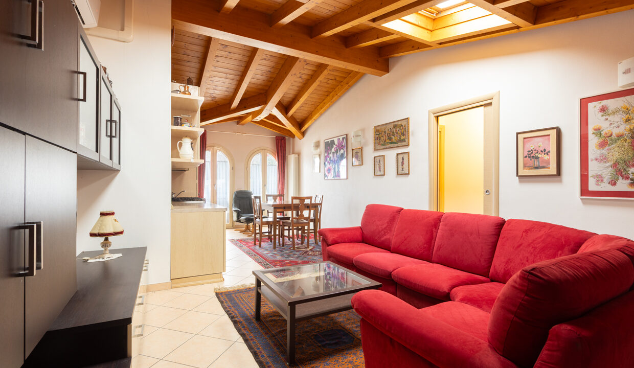 1_via_Rezzo_4_Porlezza